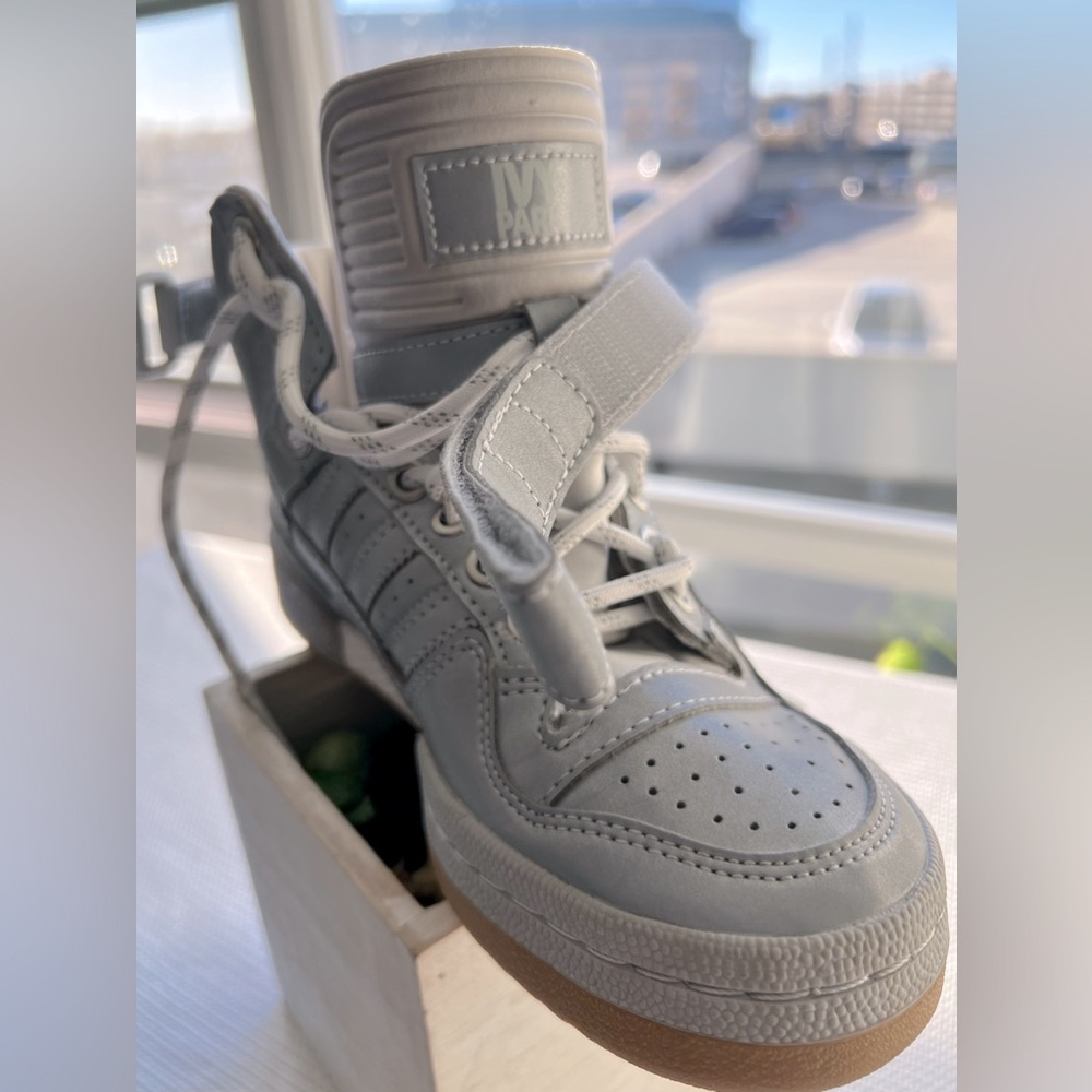 Ivy Park x Adidas "Icy Park" - Size Size 5 New